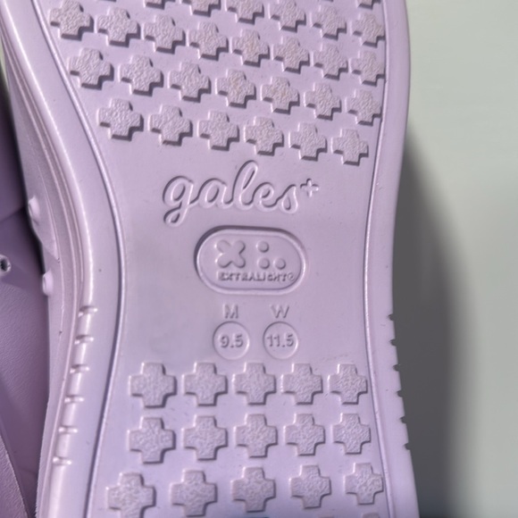 STAND + Gales frontline ultra comfort nurses shoes, lavender color, like new - Picture 8 of 8